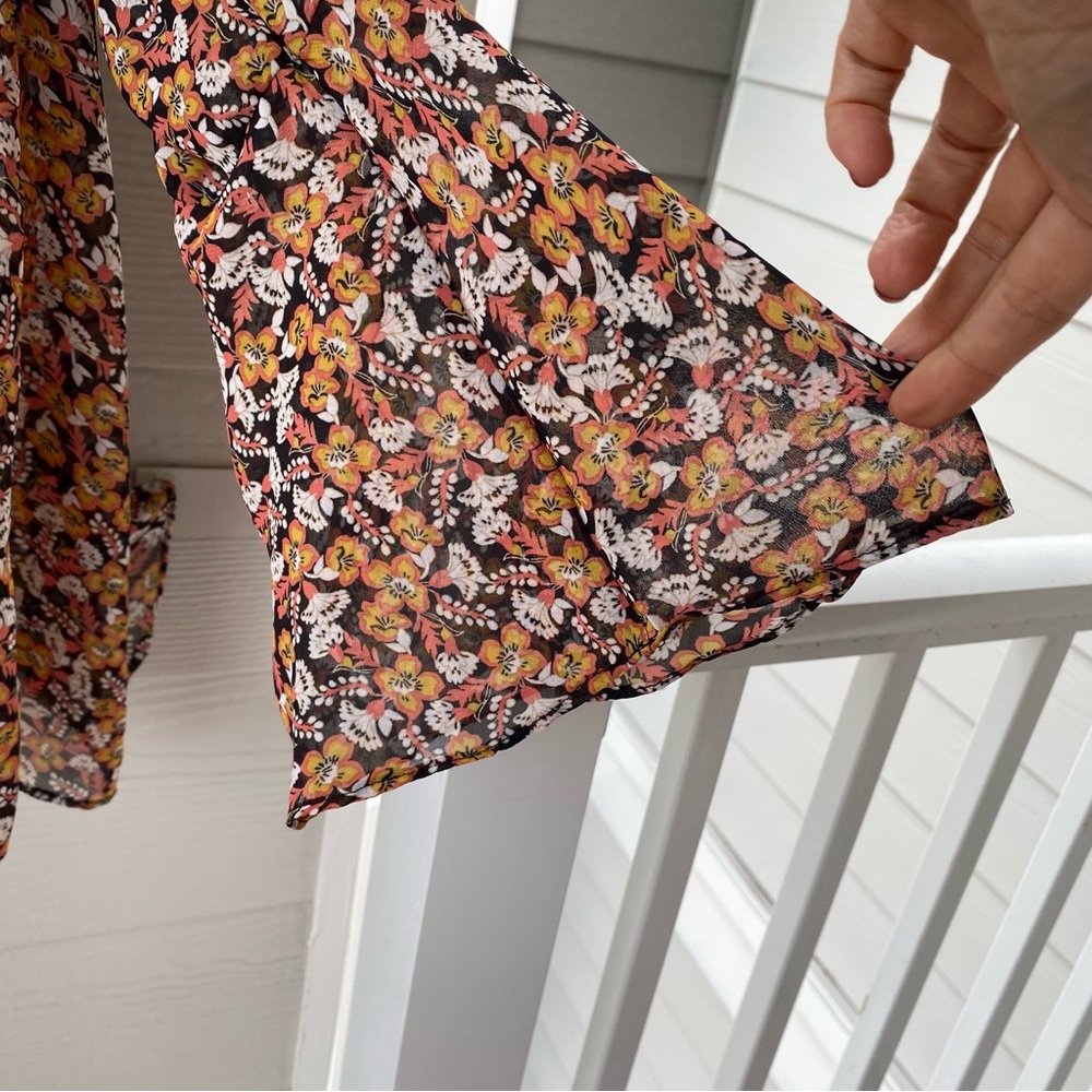 ALLISON JOY Floral Bell Sleeve Semi Sheer Blouse - Picture 2 of 8